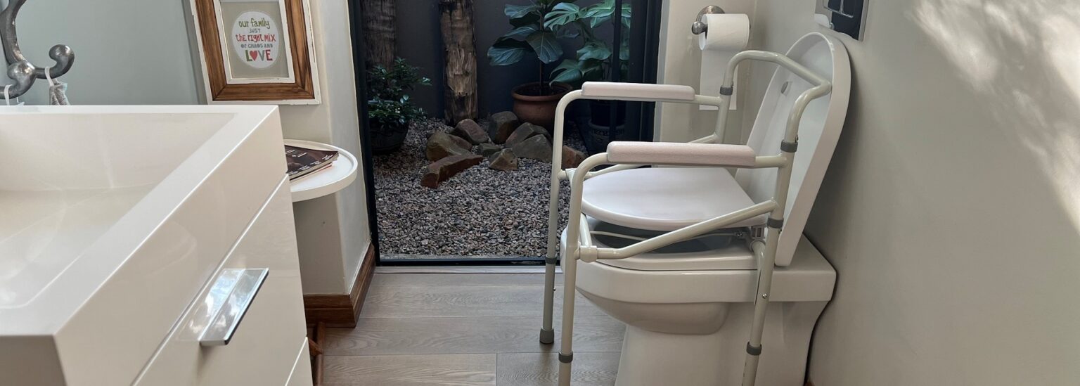 Folding Commode Steel - CE Mobility